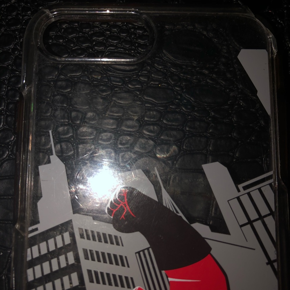iPhone 8plus case - Picture 2 of 3